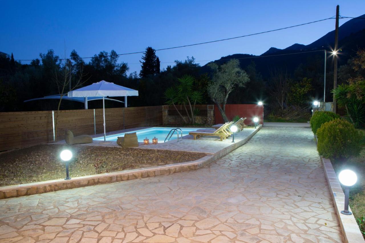 Red Villa Nydri  Exterior photo