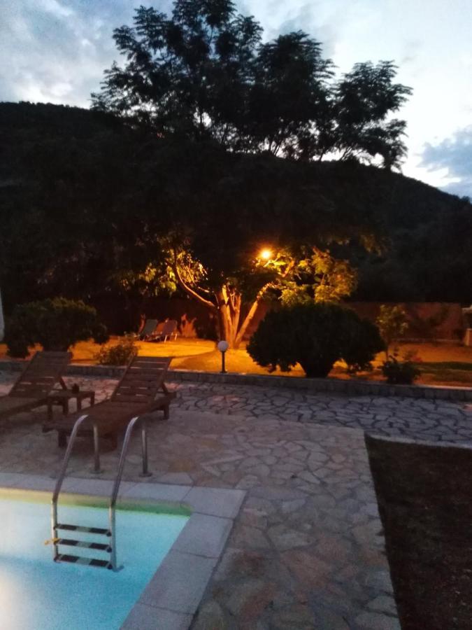 Red Villa Nydri  Exterior photo
